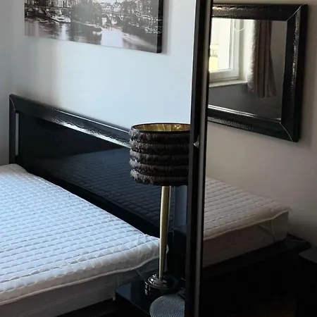 Reyes Apartment